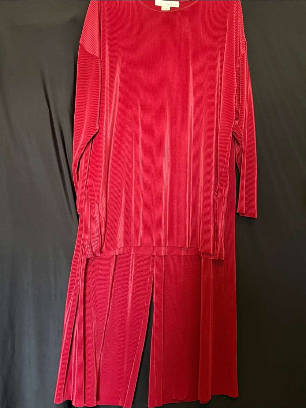The Limited Deep Red Long-Sleeve Pleated Two-Piece Loungewear